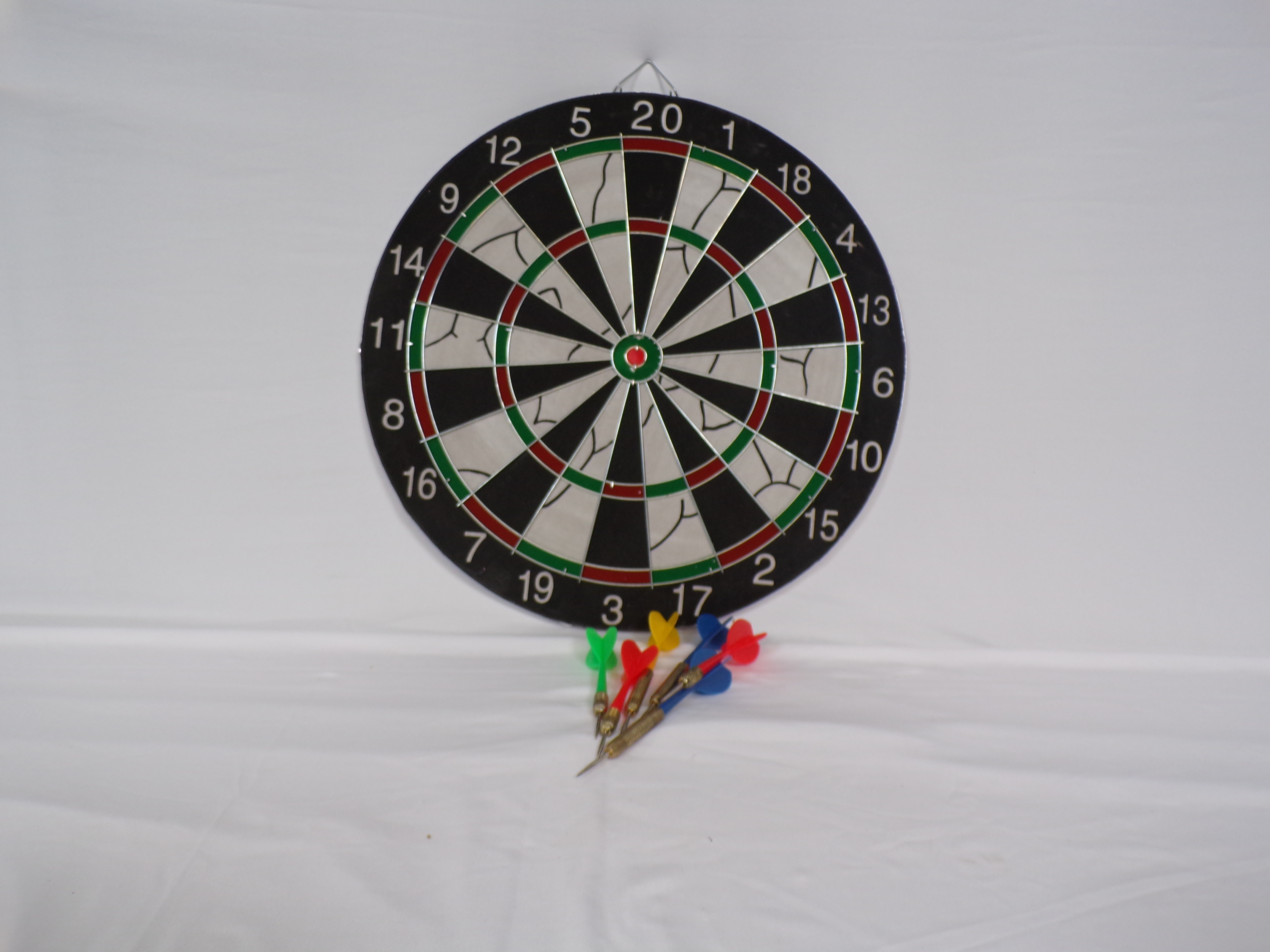 Dartscheibe mit Pfeilen