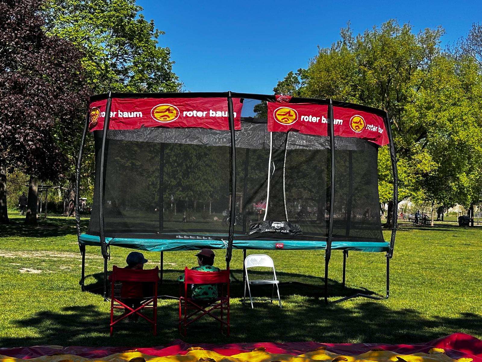 Trampolin: 2 Taschen, 1 Abdeckplane