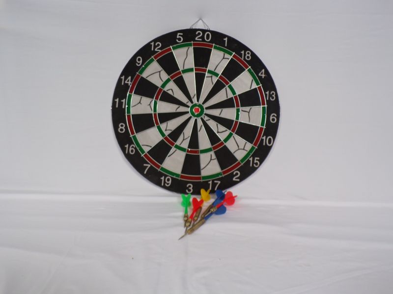 Dartscheibe mit Pfeilen